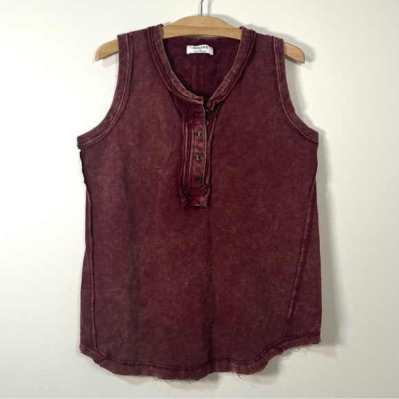 Zenana | NWOT Washed Half-Button Raw Edge Sleeveless Henley Top - Picture 1 of 11